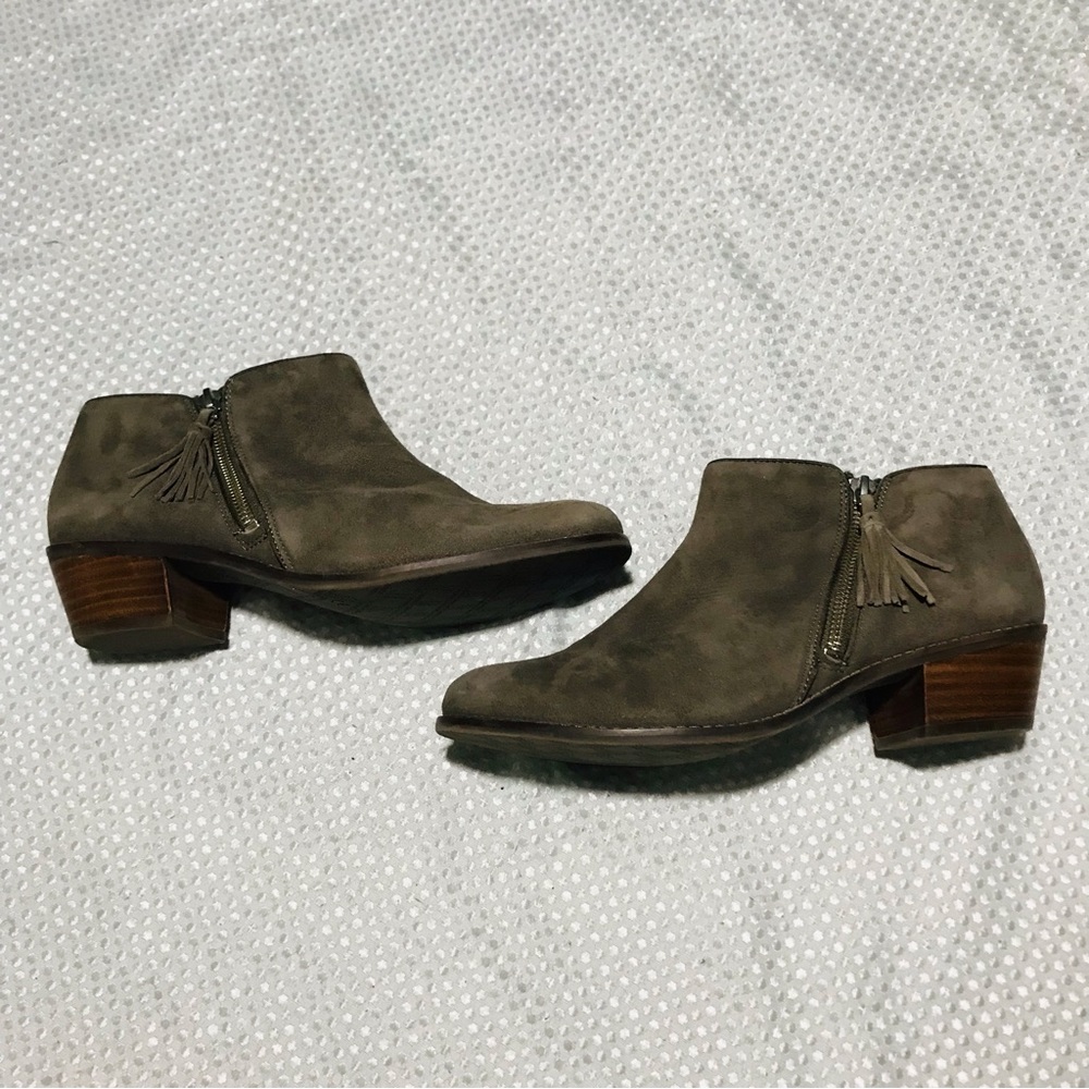 Vionic Vionic Serena Ankle Boot - Picture 2 of 11